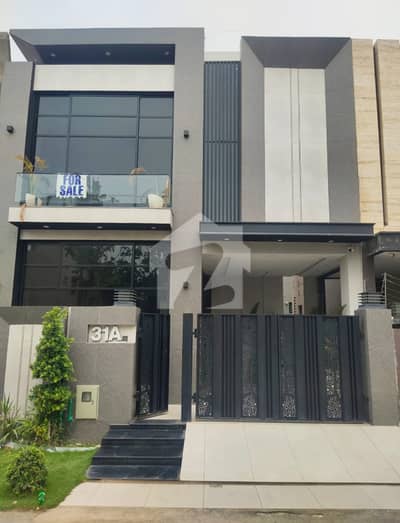 Luxury 5 Marla Home Featuring a Stunning Double-Height Entrance