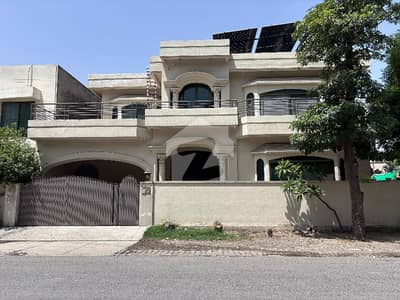 10 Marla Full Basement Corner House for Sale in DHA Phase 3, Lahore