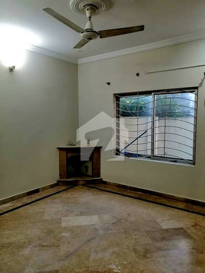 جی ۔ 13/2 جی ۔ 13,اسلام آباد میں 4 کمروں کا 7 مرلہ مکان 5.4 کروڑ میں برائے فروخت۔