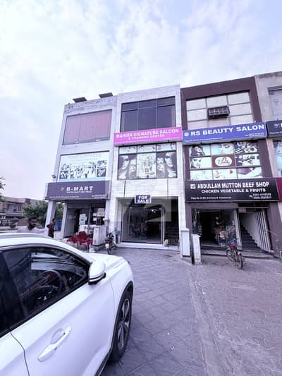 بحریہ ٹاؤن سیکٹر سی بحریہ ٹاؤن,لاہور میں 2 کمروں کا 3 مرلہ عمارت 4.15 کروڑ میں برائے فروخت۔