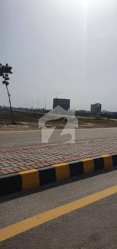 100 Fit Road Back & Near To MB & Facing Park Block W Near Park In Available For Sale