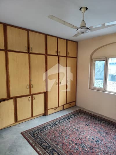 one kanal corenr house available for sale in dha 2