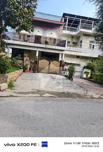 DOUBLE SIDE CORNER OPEN BEST MENT GROUND FIRST SECOND FLOOR WATER BORING CDA TRANSFER ONE OWNER