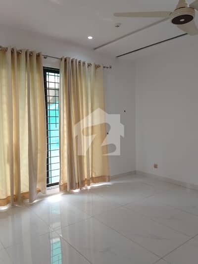 EX-DHA Phase 8, Eden City, 01 Kanal, Luxurious Upper Portion For Rent Original Pics Attached.