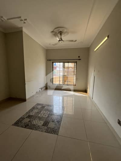 10 marla like that brand new upper floor available for rent with all basic needs at reasonable demand in G-13 islamabad