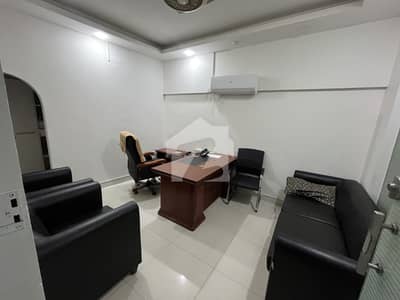 ڈی ایچ اے فیز 5 ڈی ایچ اے ڈیفینس,کراچی میں 4 مرلہ Studio دفتر 1.1 لاکھ میں کرایہ پر دستیاب ہے۔