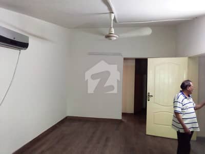 گلبرگ 3 گلبرگ,لاہور میں 3 کنال کمرشل پلاٹ 70.0 کروڑ میں برائے فروخت۔