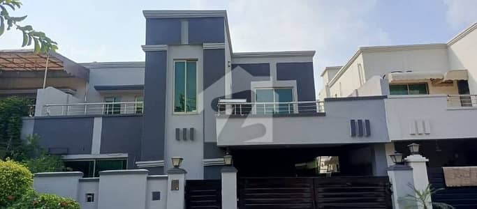 10 MARLA 4 BEDROOMS SD HOUSE AVAILABLE FOR SALE