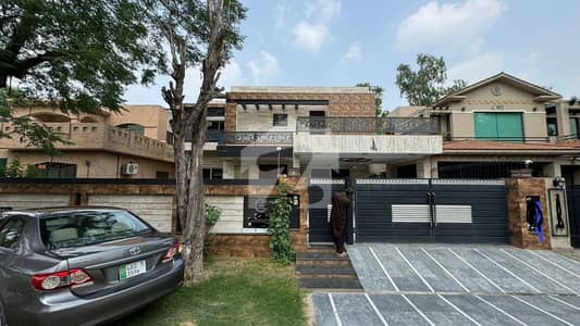 1 Kanal Slightly Used Modern Design House For Rent In DHA Phase 4 FF-Block Lahore.