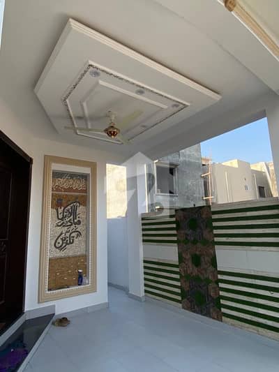 ڈی ایچ اے 9 ٹاؤن ڈیفنس (ڈی ایچ اے),لاہور میں 3 کمروں کا 5 مرلہ مکان 1.25 لاکھ میں کرایہ پر دستیاب ہے۔