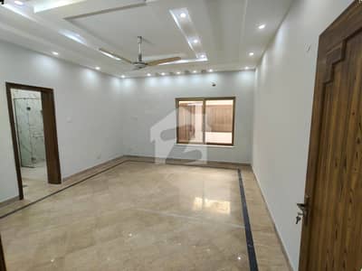 ELEGANT AND WELL-MAINTAINED UPPER PORTION IS AVAILABLE FOR RENT IN THE BEST BLOCK OF DHA LAHORE.