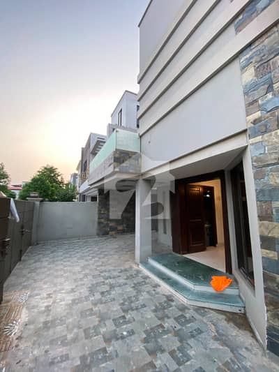 Semi Furnished Modern 10 Marla House For Rent Overseas A Block, Bahria Town Lahore
