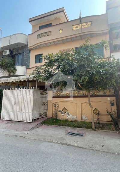 Double Storey Used House For Sale Prime Location, 25*40 Beautifully Maintained Double Storey House Available For Sale In G-13/1 The Property Is Ideally Located