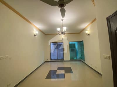 10 Marla 3 Bed Portion For Rent.