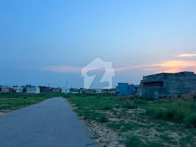 5 Marla Plot for Sale in Q Block
