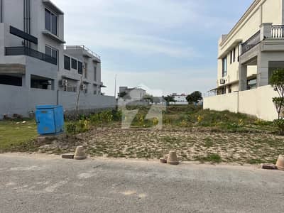 1 Kanal Plot No 581 Urgent For Sale in DHA Phase 7 Block Y Prime Location