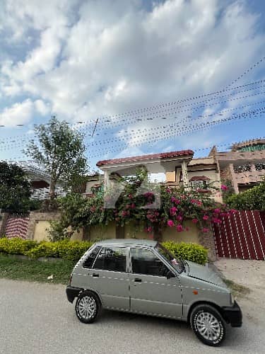 1 Kanal House Available For Sale