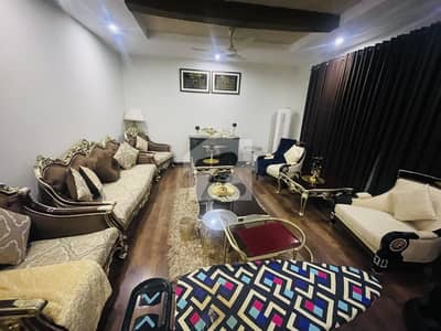 ڈی ایچ اے فیز 1 - بلاک اے ڈی ایچ اے فیز 1,ڈی ایچ اے ڈیفینس,لاہور میں 5 کمروں کا 1 کنال مکان 7.5 کروڑ میں برائے فروخت۔