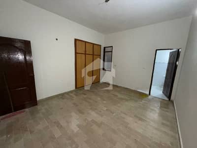 3 BED DD 3 SIDE CORNER 3RD FLOOR WITHOUT LIFT BOUNDARY WALL CAR PARKING WEST OPEN 24 HOURS WATER GAS ELECTRICITY NEARBY HASAN SQUARE