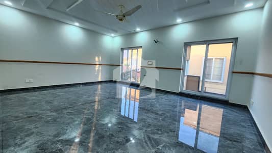 بحریہ ٹاؤن فیز 7 بحریہ ٹاؤن راولپنڈی,راولپنڈی میں 6 کمروں کا 2 کنال مکان 4.3 لاکھ میں کرایہ پر دستیاب ہے۔ بحریہ ٹاؤن فیز 7 بحریہ ٹاؤن راولپنڈی,راولپنڈی میں 6 کمروں کا 2 کنال مکان 4.3 لاکھ میں کرایہ پر دستیاب ہے۔