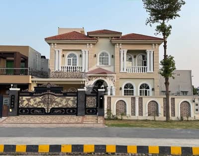 بحریہ ٹاؤن فیز 8 بحریہ ٹاؤن راولپنڈی,راولپنڈی میں 6 کمروں کا 1 کنال مکان 2.2 لاکھ میں کرایہ پر دستیاب ہے۔