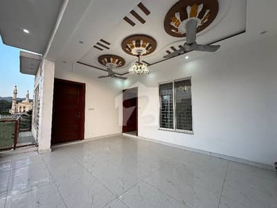 Brand New 1 Kanal upper Portion For Rent In B-17 Multi Garden Islamabad / MPCH / FMC Islamabad