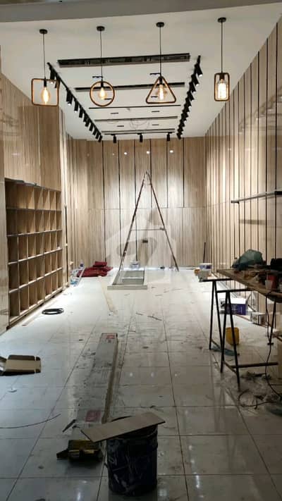 ایم ایم عالم روڈ گلبرگ,لاہور میں 3 مرلہ Studio دکان 3.25 لاکھ میں کرایہ پر دستیاب ہے۔ ایم ایم عالم روڈ گلبرگ,لاہور میں 3 مرلہ Studio دکان 3.25 لاکھ میں کرایہ پر دستیاب ہے۔