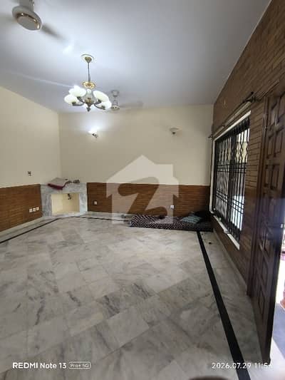 2 Bedrooms & 2 Bathrooms TV Lounge Kitchen