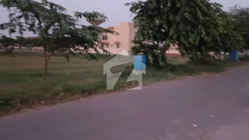 10 Marla plot Available for sale 10 Marla plot Available for sale