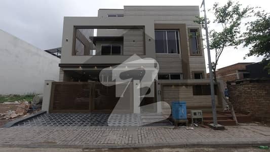 A House Of 10 Marla In Rs. 54500000