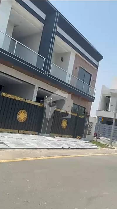 Corner Etihad Town Phase 1 House Sized 10 Marla Is Available Corner Etihad Town Phase 1 House Sized 10 Marla Is Available
