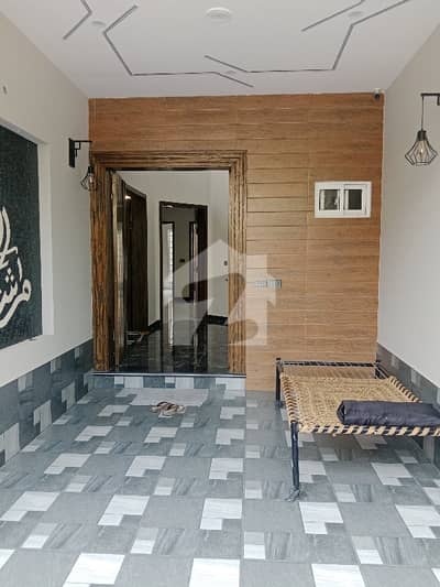 جوہر ٹاؤن فیز 2 - بلاک کیو جوہر ٹاؤن فیز 2,جوہر ٹاؤن,لاہور میں 5 کمروں کا 17 مرلہ مکان 6.5 کروڑ میں برائے فروخت۔