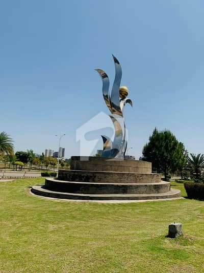 Gulburg Rescidanca Block K 7 Marla plot avible for sale near to D markaz develop possion plot