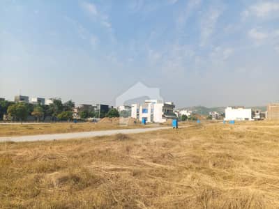 Prime Short Corner Commercial Plot | Basement + Ground + 3 Approved | Block F, Multi Gardens B-17 Islamabad | Investor Rate