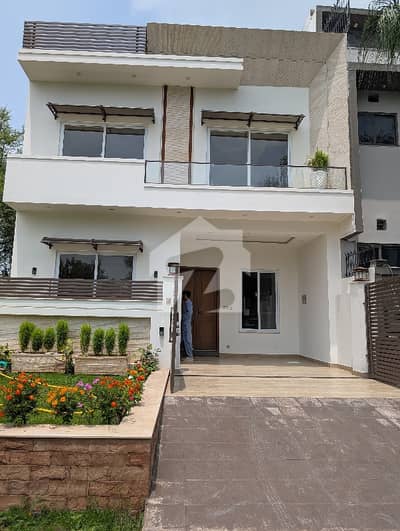 BEAUTIFUL LOCATION BRAND NEW HOUSE FOR SALE