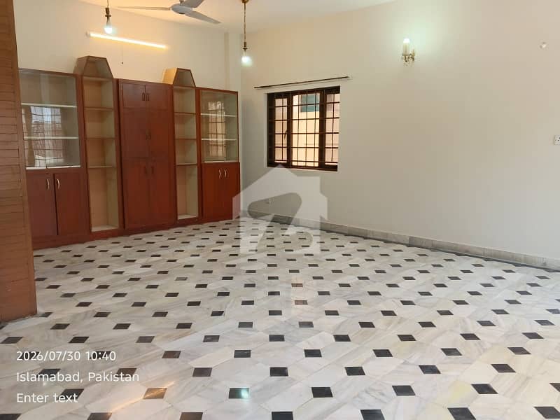 F-11 Beautiful location Full House available for rent F-11 Beautiful location Full House available for rent