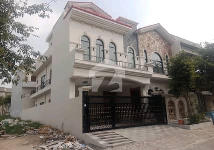 ٹاپ سٹی 1 - بلاک اے ٹاپ سٹی 1,اسلام آباد میں 4 کمروں کا 10 مرلہ مکان 5.5 کروڑ میں برائے فروخت۔ ٹاپ سٹی 1 - بلاک اے ٹاپ سٹی 1,اسلام آباد میں 4 کمروں کا 10 مرلہ مکان 5.5 کروڑ میں برائے فروخت۔