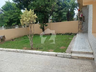 F10 Size 600 Full House 5beds kitchen2 Rent 320000 n Real Pic