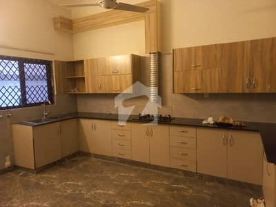 ایف ۔ 11 اسلام آباد میں 7 کمروں کا 1 کنال مکان 6.0 لاکھ میں کرایہ پر دستیاب ہے۔