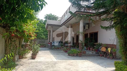 بھمبر روڈ گجرات میں 5 کمروں کا 1 کنال مکان 3.9 کروڑ میں برائے فروخت۔