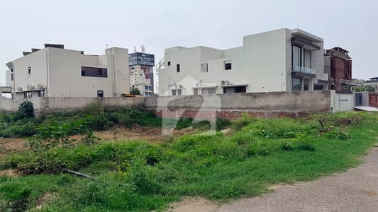 ڈی ایچ اے فیز 8 - بلاک یو ڈی ایچ اے فیز 8,ڈی ایچ اے ڈیفینس,لاہور میں 2 کنال رہائشی پلاٹ 11.75 کروڑ میں برائے فروخت۔ ڈی ایچ اے فیز 8 - بلاک یو ڈی ایچ اے فیز 8,ڈی ایچ اے ڈیفینس,لاہور میں 2 کنال رہائشی پلاٹ 11.75 کروڑ میں برائے فروخت۔