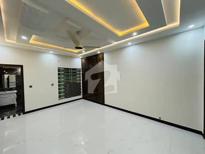 Ideal 10 Marla House Available In Central Park - Block E, Lahore