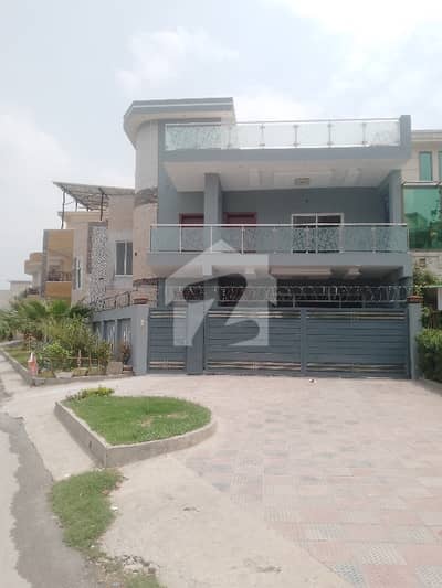 8 with extra land marla dauble unit house for Rent