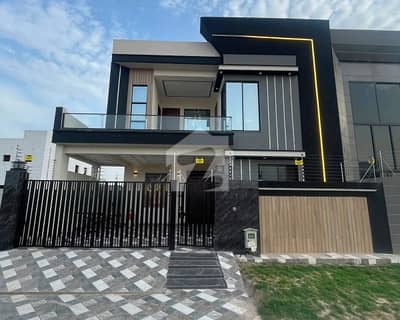 ڈی ایچ اے فیز 1 ۔ سیکٹر بی1 ڈی ایچ اے فیز 1,ڈی ایچ اے ڈیفینس,ملتان میں 5 کمروں کا 10 مرلہ مکان 3.3 کروڑ میں برائے فروخت۔