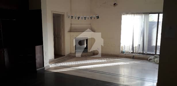 Gulberg 3 - Block H Lower Portion Sized 1 Kanal For Rent