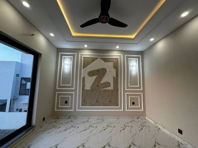ڈی ایچ اے 9 ٹاؤن ڈیفنس (ڈی ایچ اے),لاہور میں 3 کمروں کا 5 مرلہ مکان 3.2 کروڑ میں برائے فروخت۔