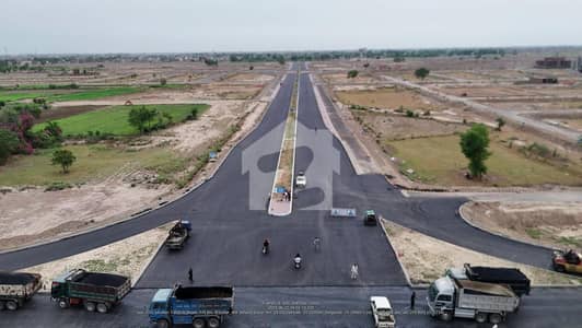 1 Kanal Corner+Facing Park Plot For Sale In D Block