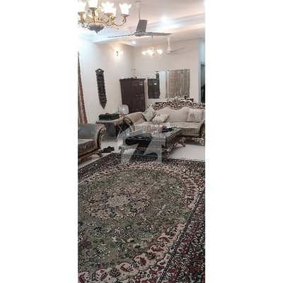 مسلم ٹاؤن لاہور میں 4 کمروں کا 10 مرلہ مکان 2.5 لاکھ میں کرایہ پر دستیاب ہے۔