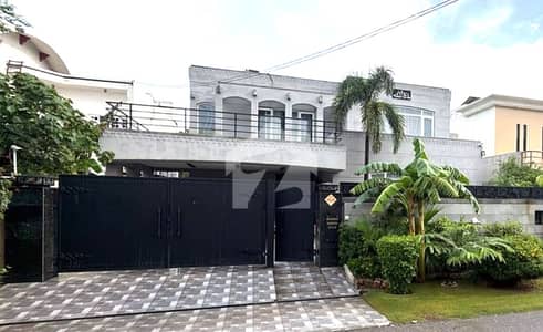 One Kanal Slightly Used Modern Design Owner Build House For Sale At Prime Location Of DHA Lahore Near To Park Masjid & Commercial Market