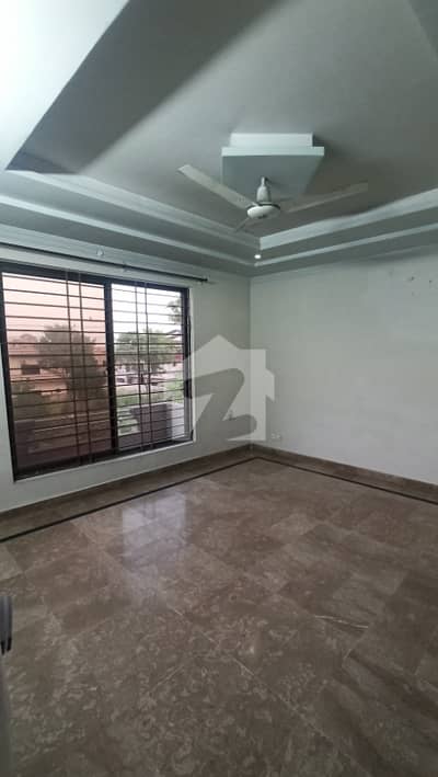 Upper portion for rent with solar